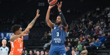 Anadolu Efes, EuroLeague’de 9 maç sonra kazandı!