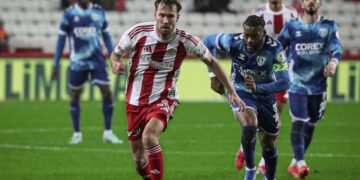 Antalyaspor, Samsunspor önünde 3 puanı 3 golle aldı!