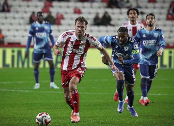 antalyaspor samsunspor onunde 3 puani 3 golle aldi habermeydan e1771014044406