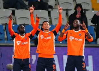 Başakşehir, Konyaspor’u 2 golle geçti!