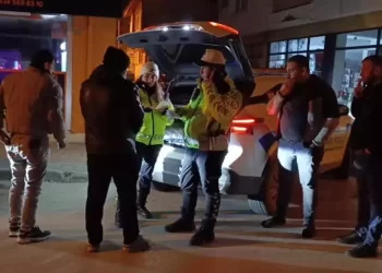 Ehliyetsiz sürücü ve araç sahibine 303 bin lira ceza Ehliyetsiz sürücü ve araç sahibine 303 bin lira ceza