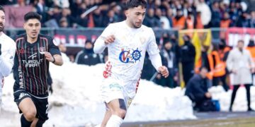 Erzurumspor FK, Vanspor FK deplasmanında 3 puanı 3 golle aldı!