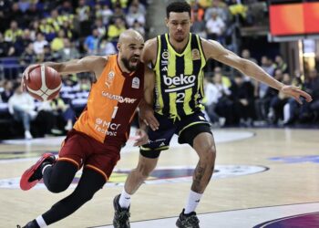 Fenerbahçe Beko, Galatasaray’ı son topta geçti!