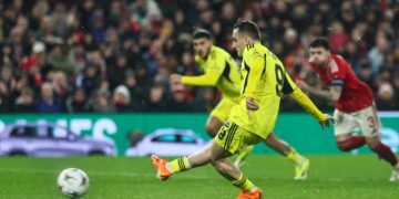 Fenerbahçe, İngiltere’de kazanarak veda etti!