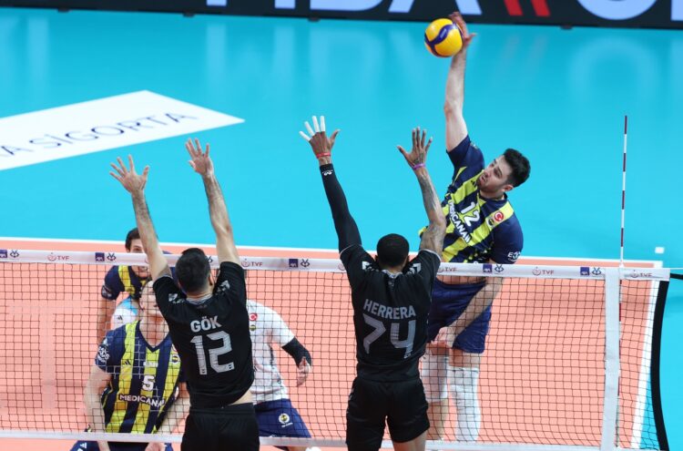 fenerbahce medicana kupa voleyde yari finale yukseldi habermeydan