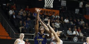 Fenerbahçe Opet, Mersin’den farklı galibiyetle dönüyor!