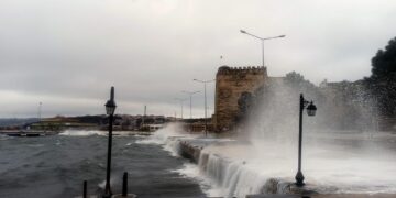 Orta ve Doğu Karadeniz’in iç kesimleri için fırtına uyarısı
