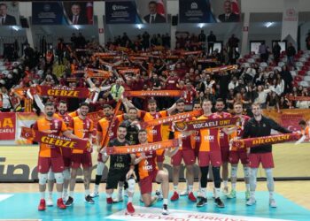Galatasaray, Gebze deplasmanında set vermeden geçti!