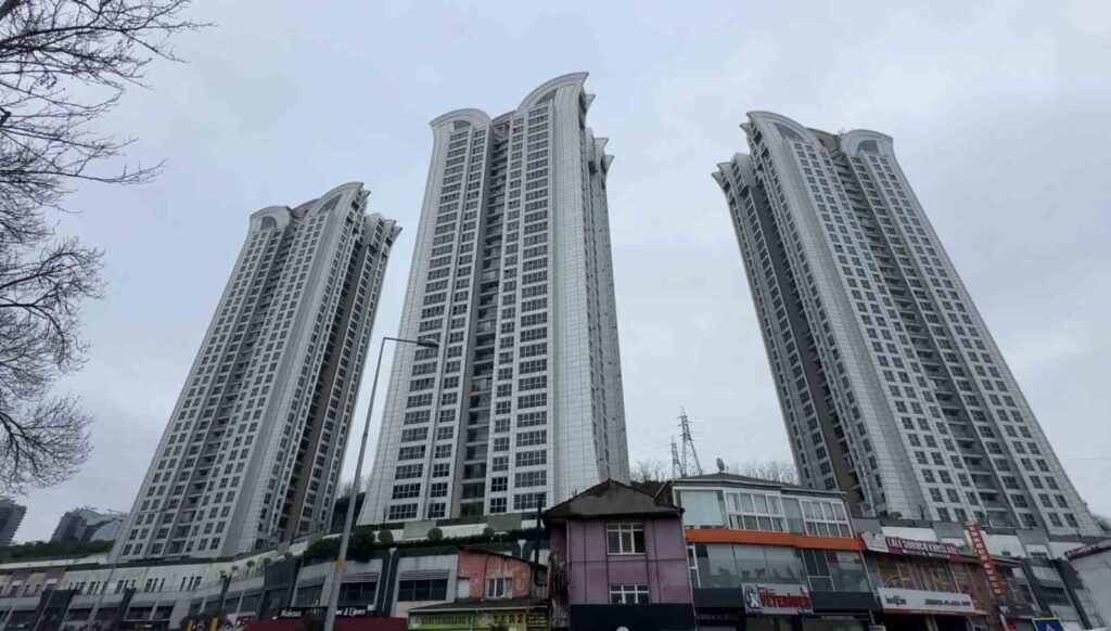istanbulda luks sitede 30uncu kattan dusen cocuk hayatini kaybetti habermeydan