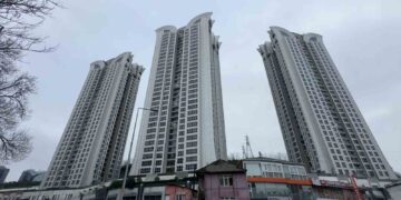 İstanbul’da 30. kattan düşen çocuk hayatını kaybetti