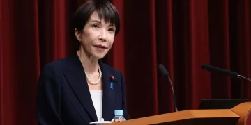 Japonya’nın ilk kadın başbakanı genel seçimleri tarihi farkla kazandı