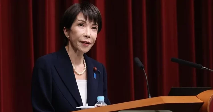 Japonya'nın ilk kadın başbakanı genel seçimleri tarihi farkla kazandı.