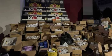 Adana’da 1 milyon 123 bin kaçak ilaç ele geçirildi