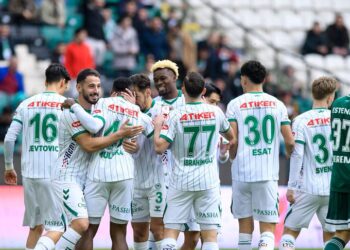 Konyaspor, Aliağa Futbol’u kupada 5 golle geçti!
