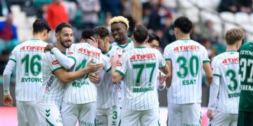Konyaspor, Aliağa Futbol’u kupada 5 golle geçti!