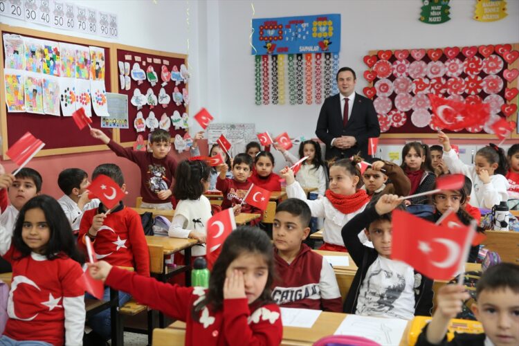 musta egitim ogretim yilinin 2 donemi bayrak sevgisi temasiyla basladi habermeydan