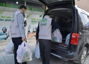 Muş’ta, Umut Kervanı’ndan 900 aileye gıda ve giyim yardımı!