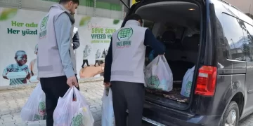 Muş’ta, Umut Kervanı’ndan 900 aileye gıda ve giyim yardımı!