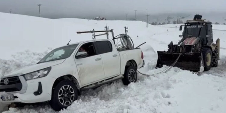 Muş'ta, yoğun kar yağışı nedeniyle 173 köy yolu ulaşıma kapandı! musta yogun kar yagisi nedeniyle 173 koy yolu ulasima kapandi habermeydan