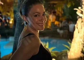 Özge Borak doğum gününü bikini paylaşımıyla kutladı