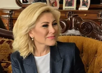 Şebnem Bursalı nikah masasına oturdu