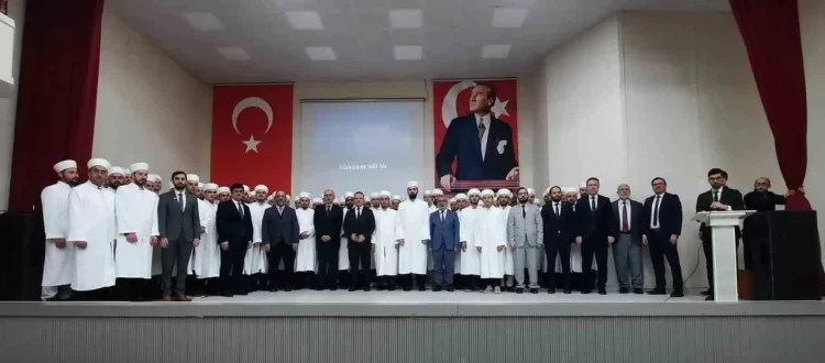 sinopta 70 din gorevlisi icin cubbe ve sarik giydirme toreni habermeydan e1771338825829