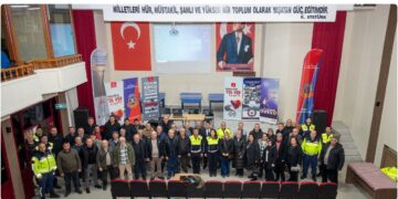 Sinop’ta, okul servis şoförlerine ve rehber personeline trafik güvenliği eğitimi!