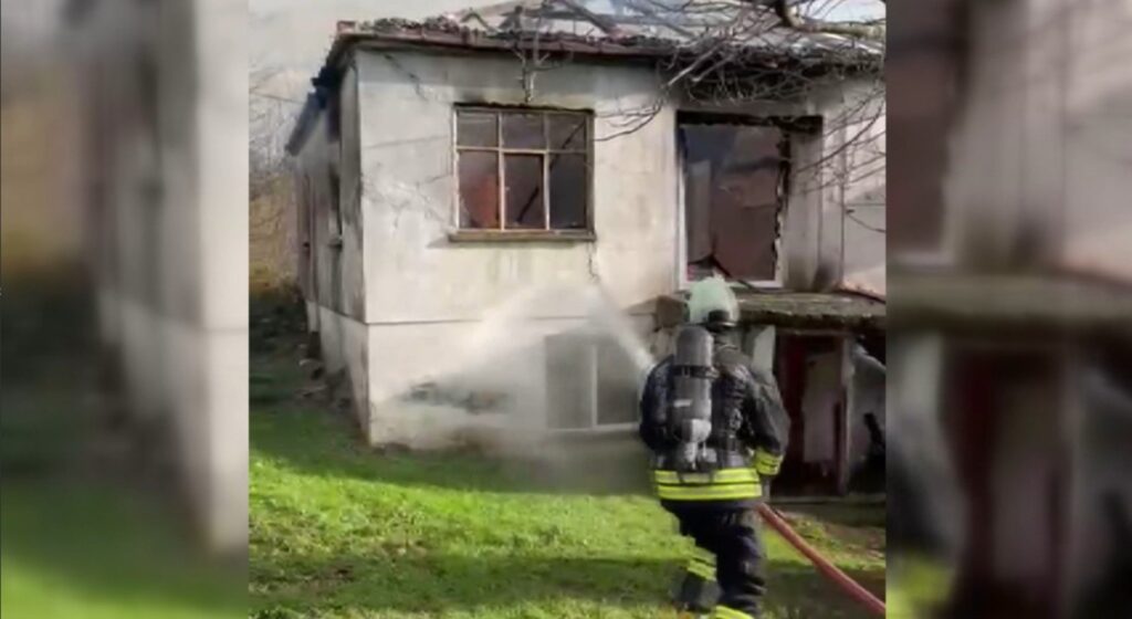 Sinop'un Melikşah köyünde korkutan yangın! sinopun meliksah koyunde korkutan yangin habermeydan