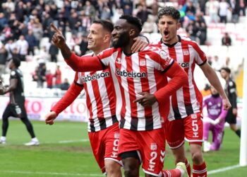 Sivasspor ile Vanspor FK puanları paylaştı!
