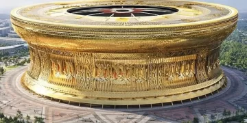 38 milyar dolarlık dünyanın en büyük stadyumu için temel atıldı