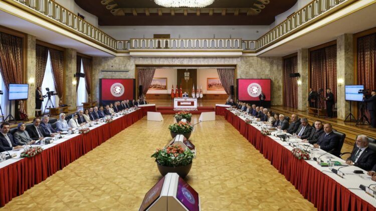 Terörsüz Türkiye Raporu komisyondan geçti.