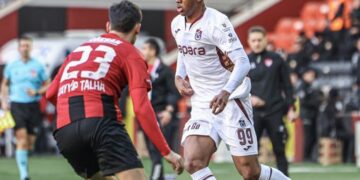 Trabzonspor, Gaziantep'ten 3 puanla dönüyor! Trabzonspor, Gaziantep’ten 3 puanla dönüyor!