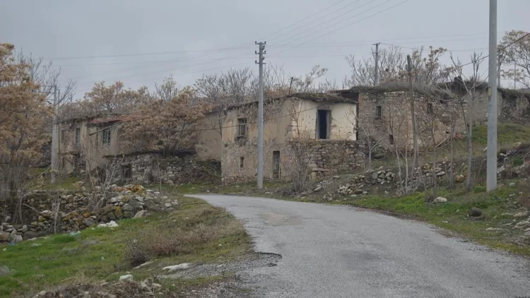 Türkiye'nin 70 köyünde 10'dan az kişi yaşıyor.