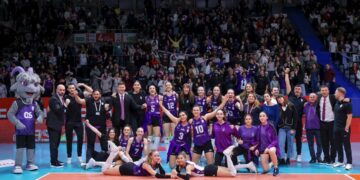 Zeren Spor, Eczacıbaşı'nı karar setinde devirdi! Zeren Spor, Eczacıbaşı’nı karar setinde devirdi!