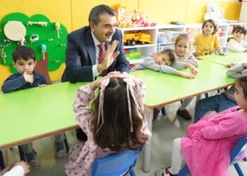 BAKAN TEKİN'DEN ARA TATİL MESAJI BAKAN TEKİN’DEN ARA TATİL MESAJI