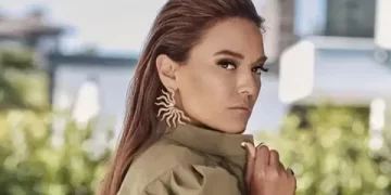 Demet Akalın’dan ünlülere sert tepki!