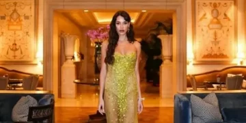 Dilan Çiçek Deniz şıklığıyla göz kamaştırdı Dilan Çiçek Deniz şıklığıyla göz kamaştırdı