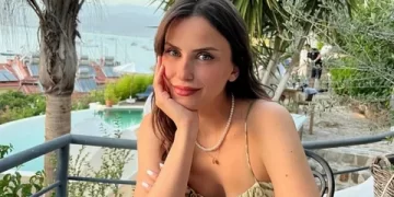 Ece Bayrak kimdir? Kaç yaşında ve ne iş yapıyor?
