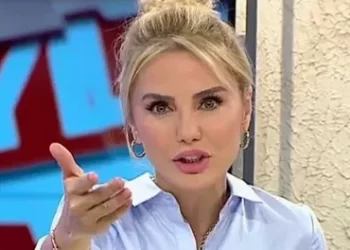 Ece Erken'den üzen haber: Canlı yayına çıkamadı Ece Erken’den üzen haber: Canlı yayına çıkamadı