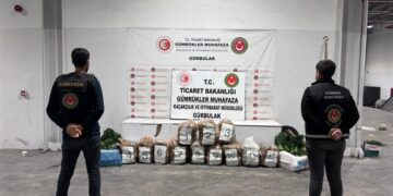Gümrük Muhafaza ekiplerinden 3 ayrı uyuşturucu operasyonu! Gümrük Muhafaza ekiplerinden 3 ayrı uyuşturucu operasyonu!