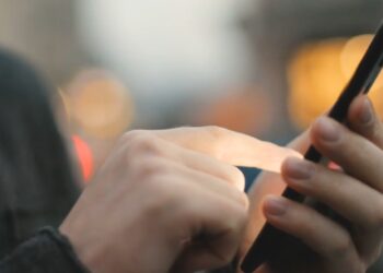 Haftada 2 günümüz internette geçiyor Haftada 2 günümüz internette geçiyor