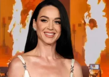 Katy Perry klip çekiminde alevlerin içinde kaldı