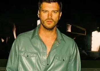 Kıvanç Tatlıtuğ’un abisini görenler şaşırdı”Sıfır benzerlik”