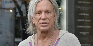  Mickey Rourke evsiz mi kalıyor?