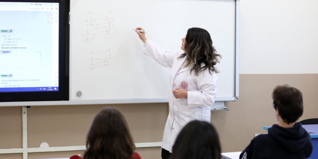 Ogretmenlerin alan degisikligine bagli yer degistirme islemleri icin takvim belli oldu habermeydan