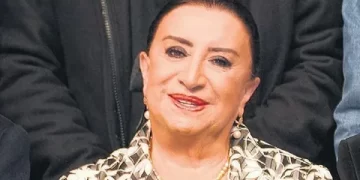 Perran Kutman 46 yıl sonra tiyatro sahnesinde