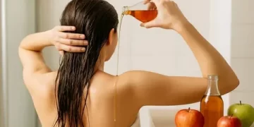 Saç bakımında yeni trend: Saçlarını haftalarca yıkamayan ünlü isimler kimler?