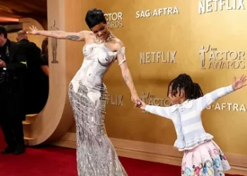 Teyana Taylor’a kırmızı halıda 5 yaşındaki kızı yardım etti