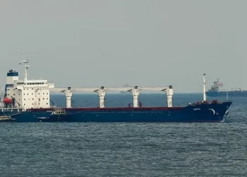 İstanbul Boğazı’na yaklaşan Türk gemisi vuruldu!