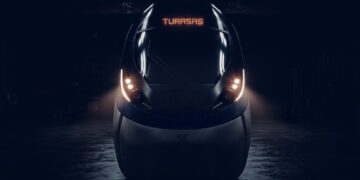 Türkiye’nin Ürettiği İlk Hızlı Tren Raylara İniyor